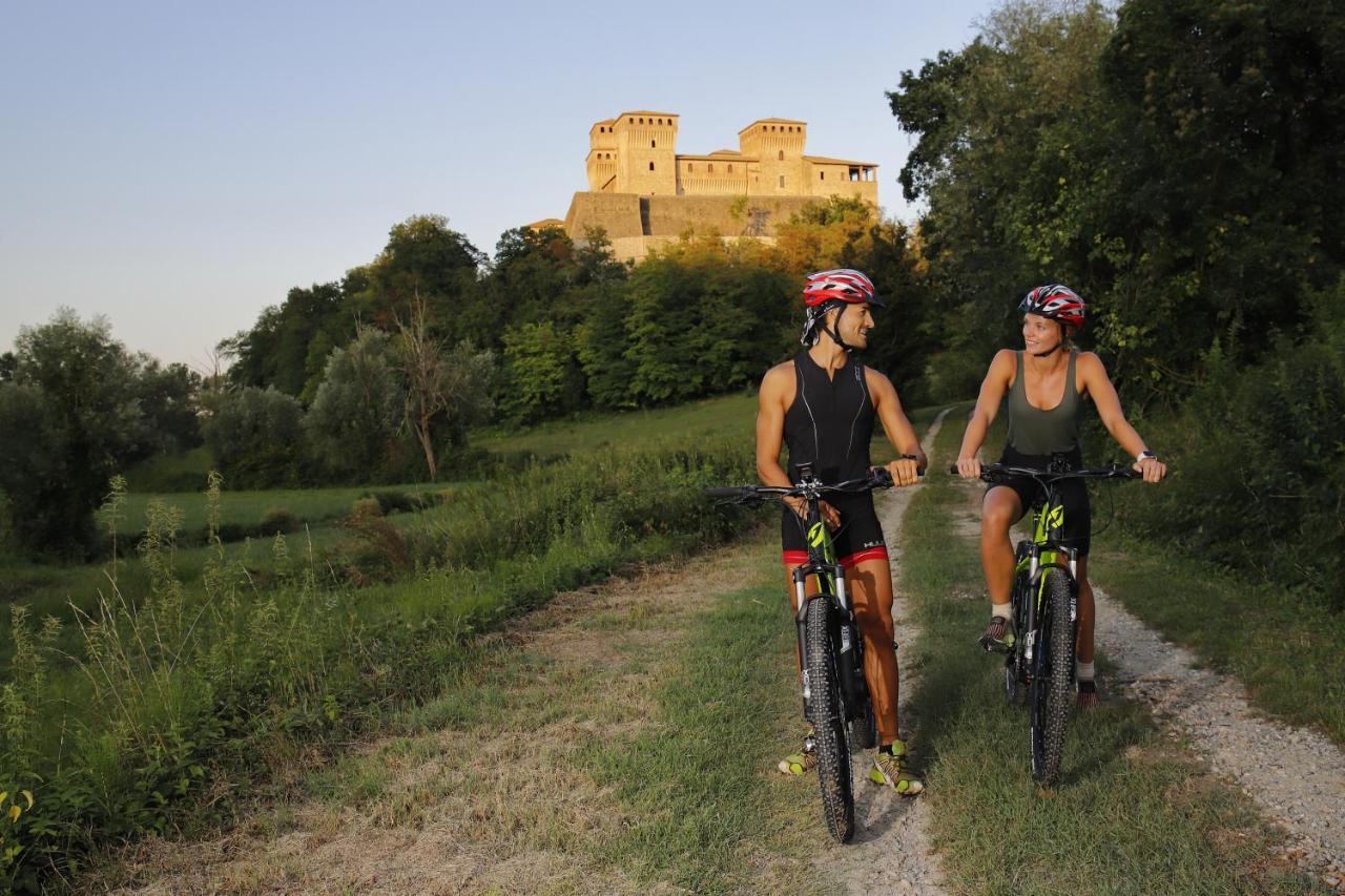 La Locanda Del Borgo Torrechiara Екстер'єр фото