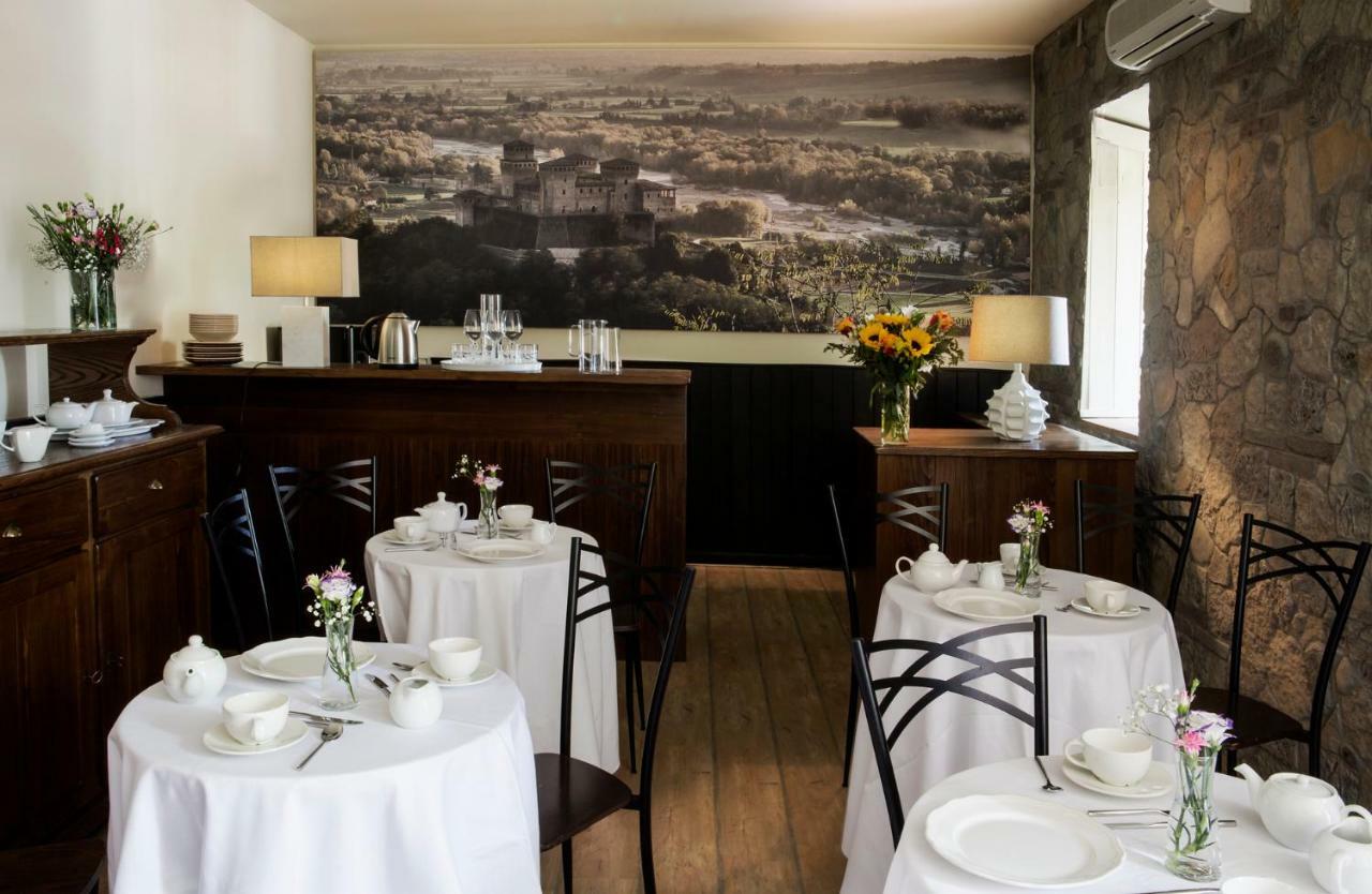 La Locanda Del Borgo Torrechiara Екстер'єр фото