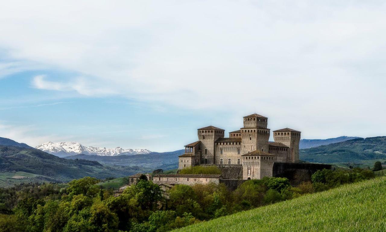La Locanda Del Borgo Torrechiara Екстер'єр фото