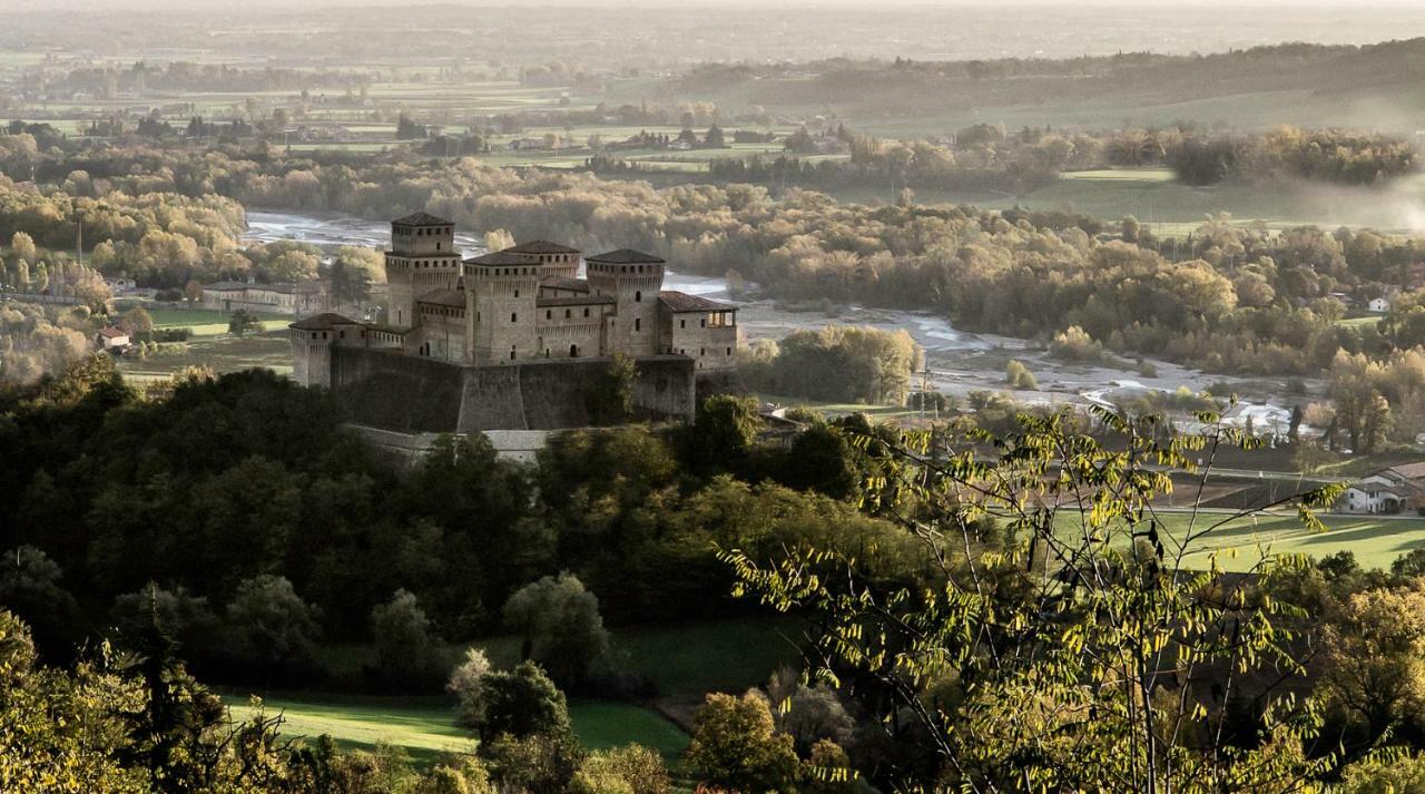 La Locanda Del Borgo Torrechiara Екстер'єр фото